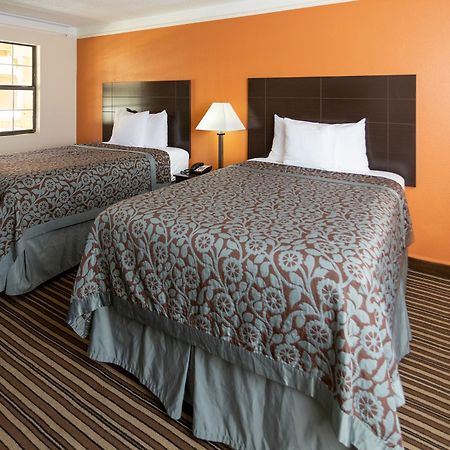 Days Inn By Wyndham Jacksonville Baymeadows Экстерьер фото