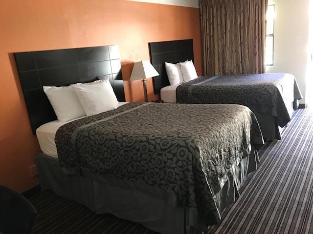 Days Inn By Wyndham Jacksonville Baymeadows Экстерьер фото